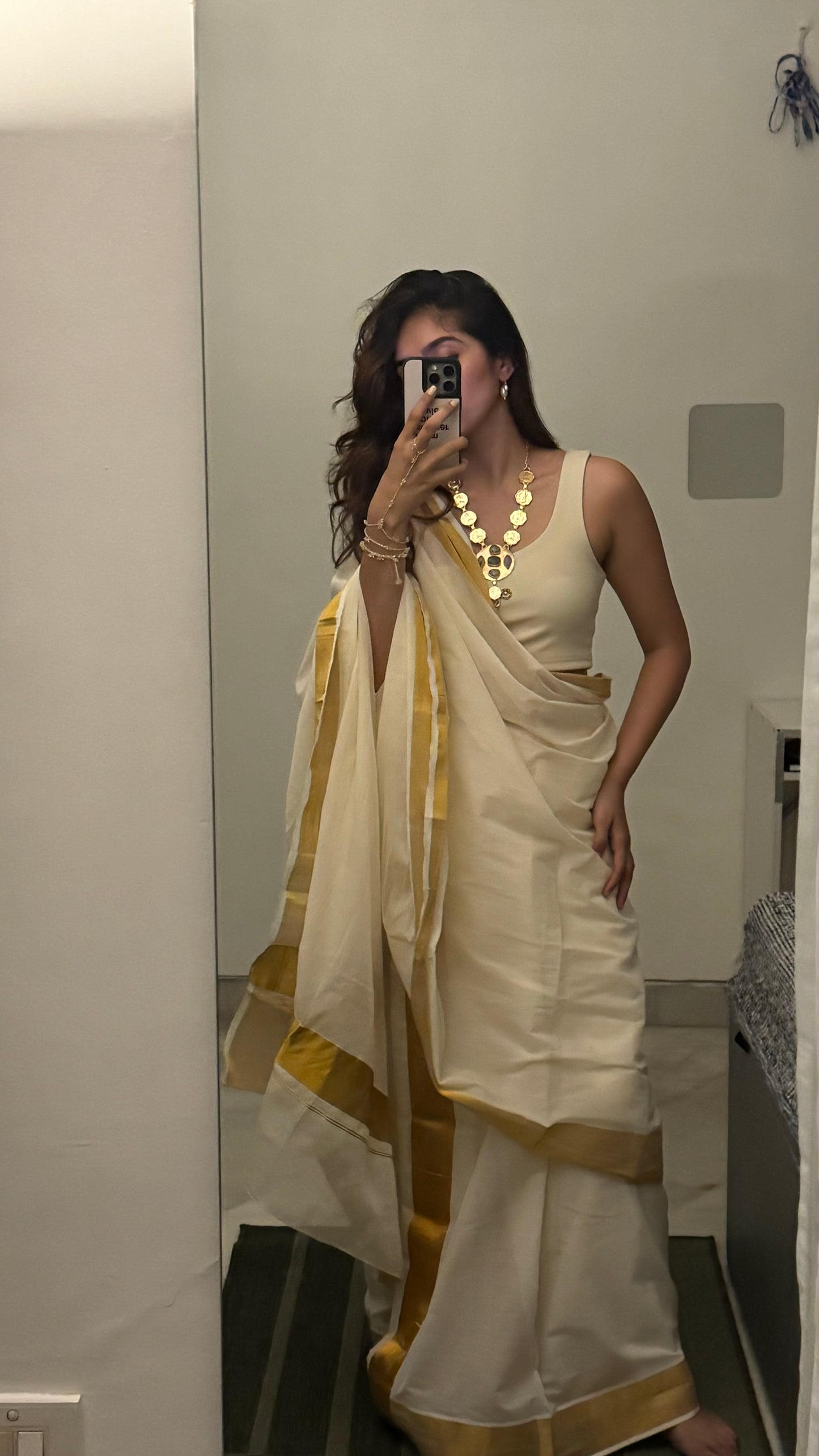 Dew Drop Hand Chain - Wedding Edit