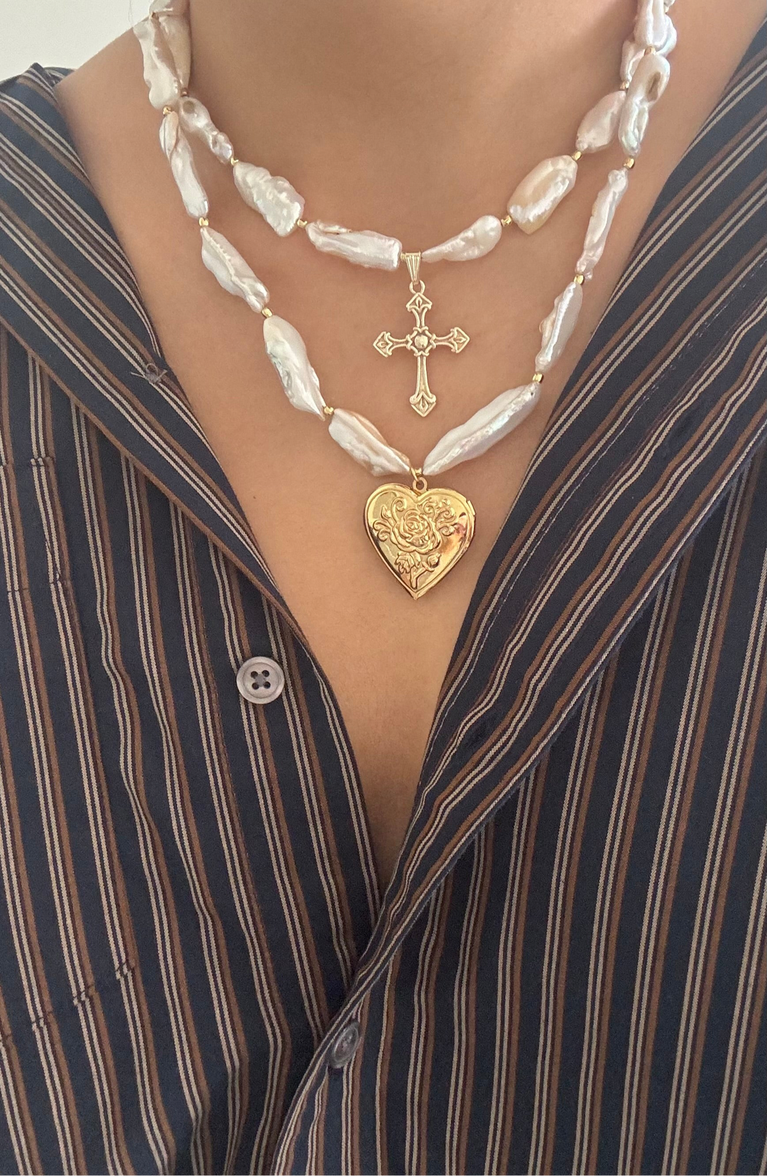 Mother of Pearl Layer Bomb Necklace