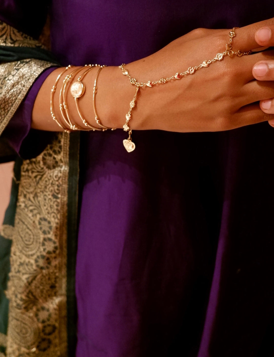 Dilrooba- Hand Chain
