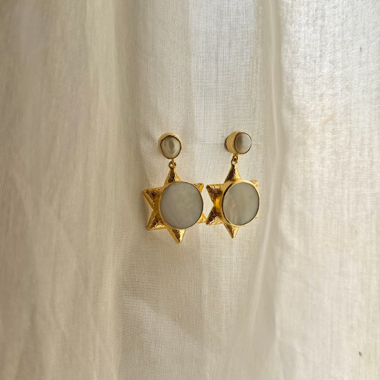 Mother of pearl sunny earrings