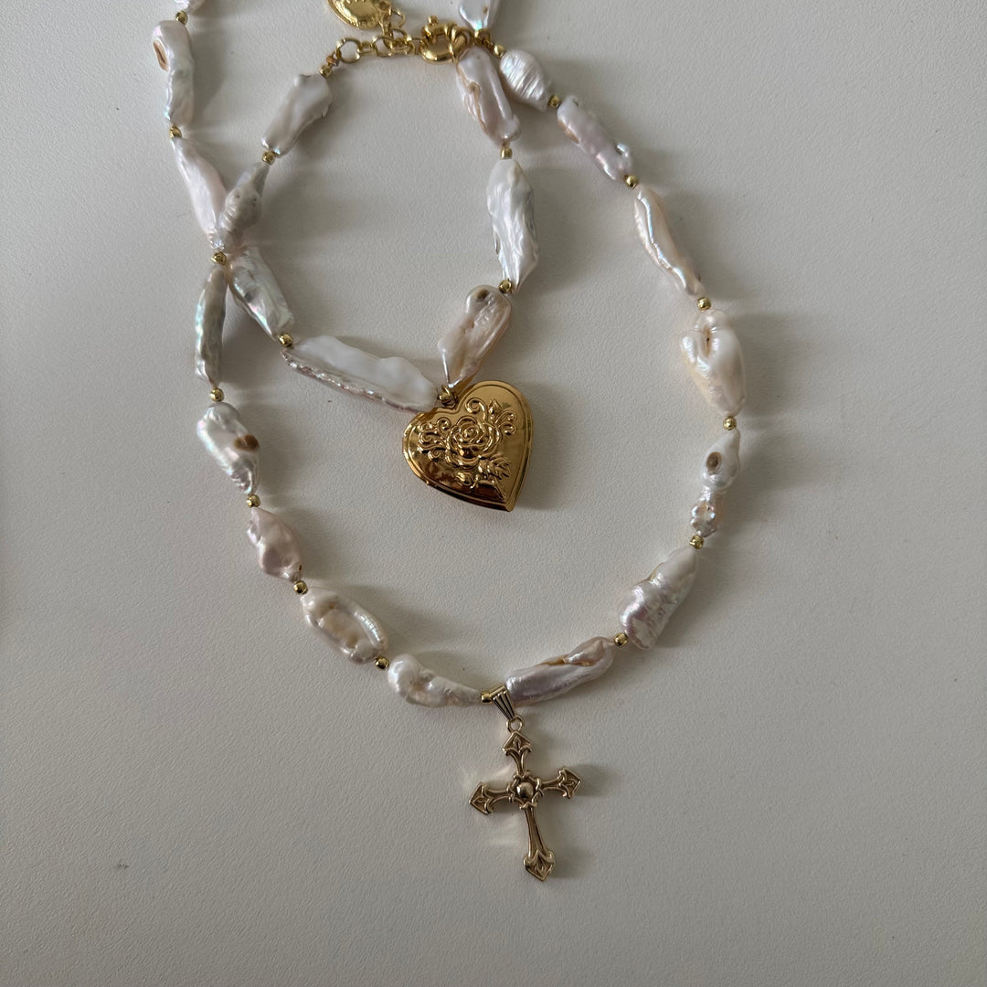Mother of Pearl Layer Bomb Necklace