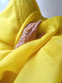 Aira Hand Chain